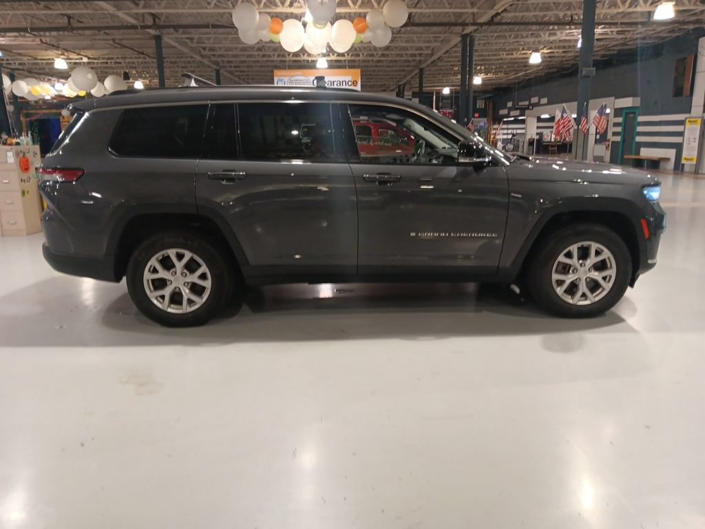 Used 2023 Jeep Grand Cherokee L Limited AWD/4WD image 7