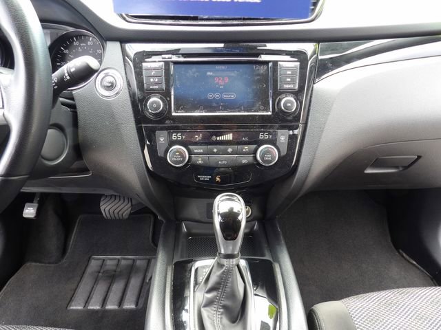 Used 2022 Nissan Rogue Sport SV FWD image 17