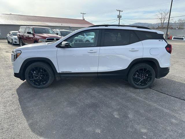Used 2024 GMC Terrain SLE w/ Elevation Edition image 6
