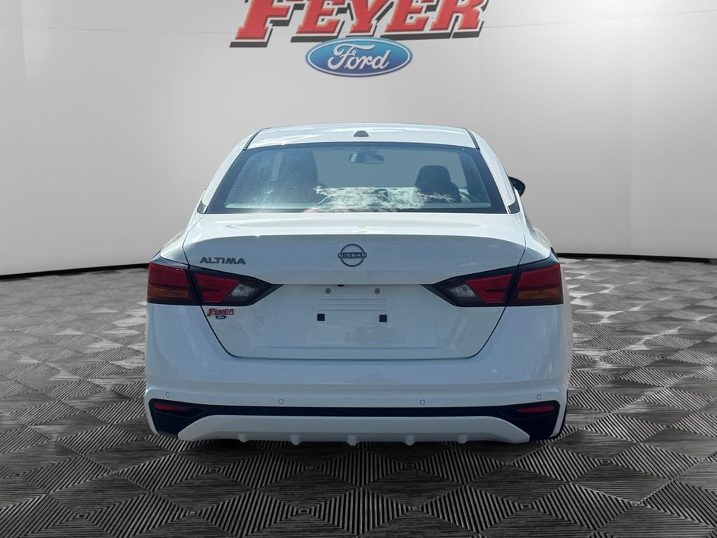 Used 2025 Nissan Altima 2.5 SV FWD image 3
