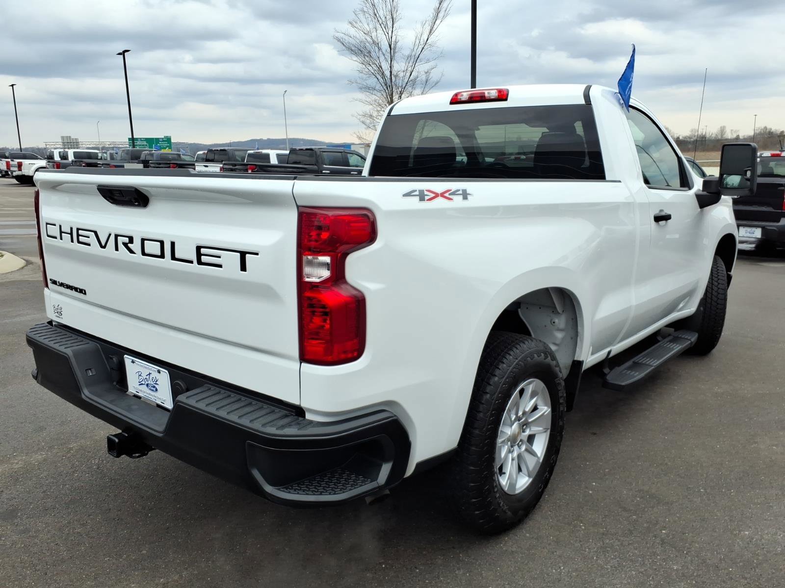 Used 2025 Chevrolet Silverado 1500 W/T w/ WT Value Package image 5