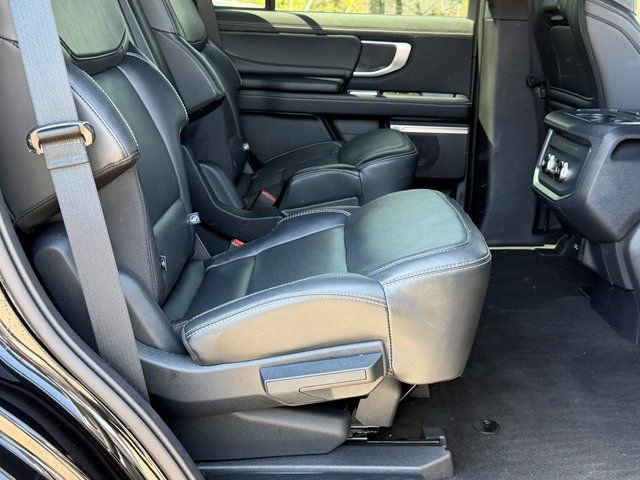 Certified 2025 Ford Expedition Platinum w/ Stealth Appearance Package image 13