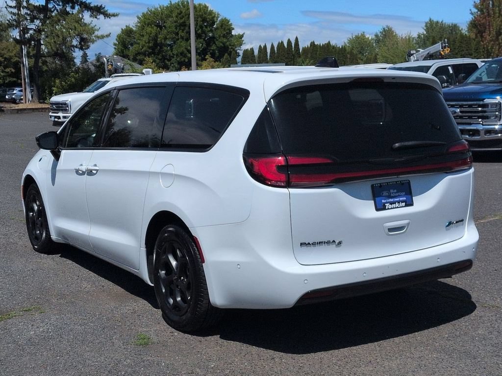 Used 2024 Chrysler Pacifica Limited FWD image 3