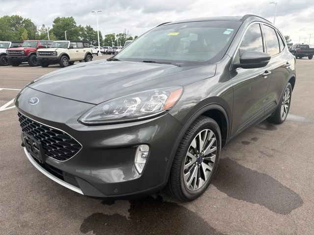 Certified 2020 Ford Escape Titanium w/ Titanium Premium Package 2.0 AWD/4WD image 2
