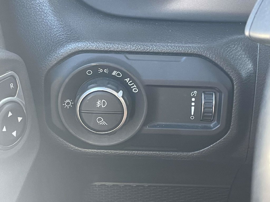 Used 2023 Jeep Gladiator Sport AWD/4WD image 28