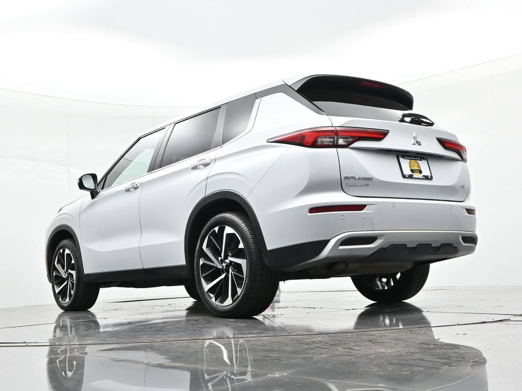 Used 2023 Mitsubishi Outlander SE AWD/4WD image 25