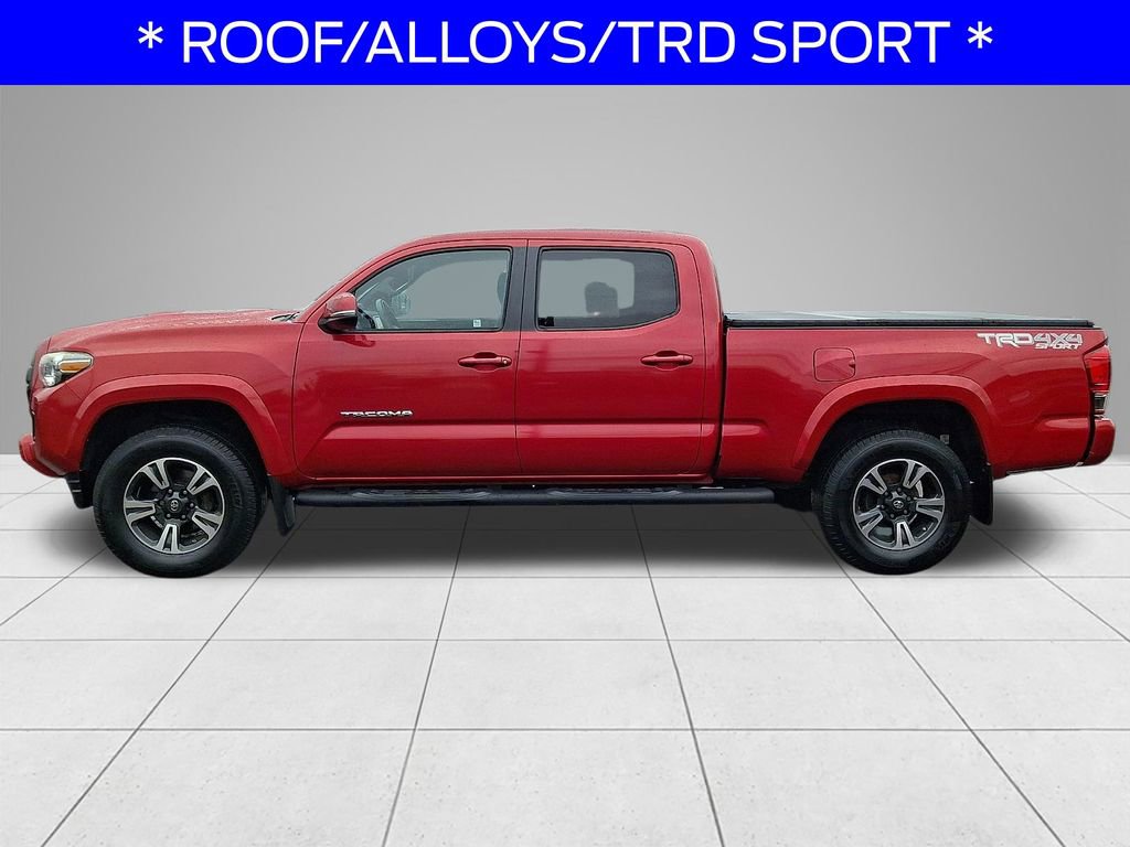 Used 2017 Toyota Tacoma TRD Sport AWD/4WD image 7