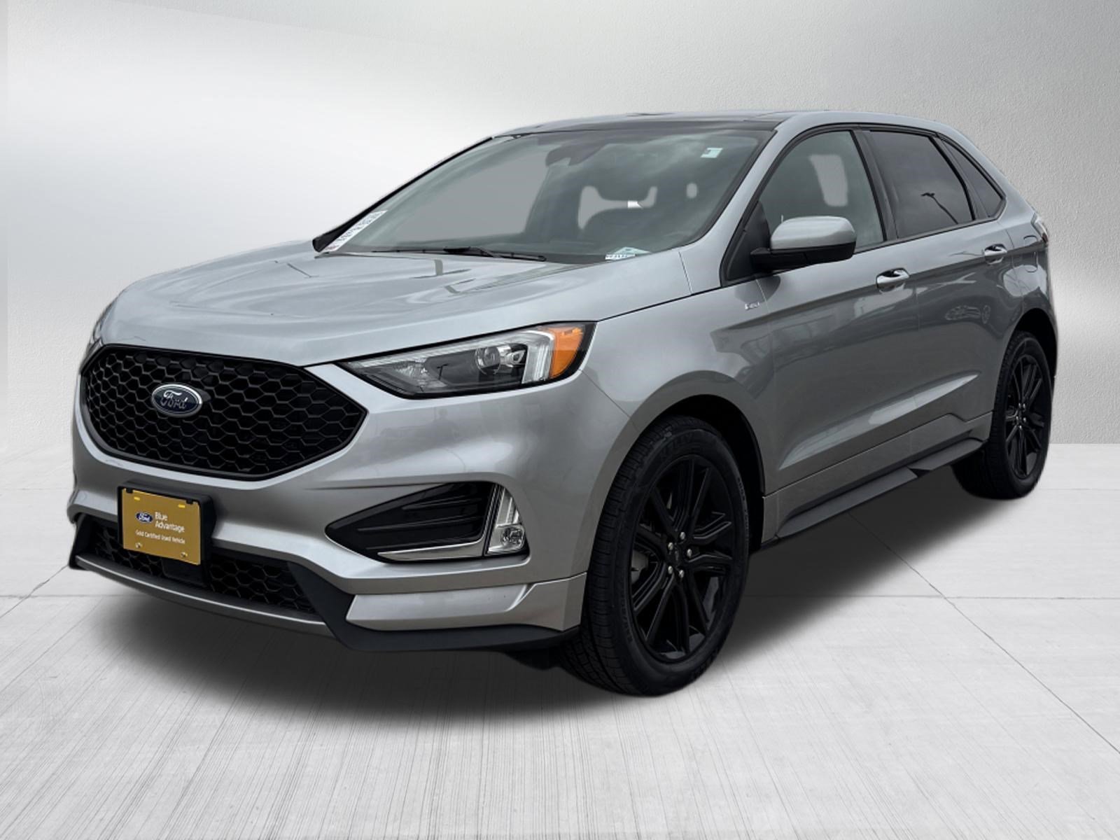 Certified 2024 Ford Edge ST-Line AWD/4WD image 3