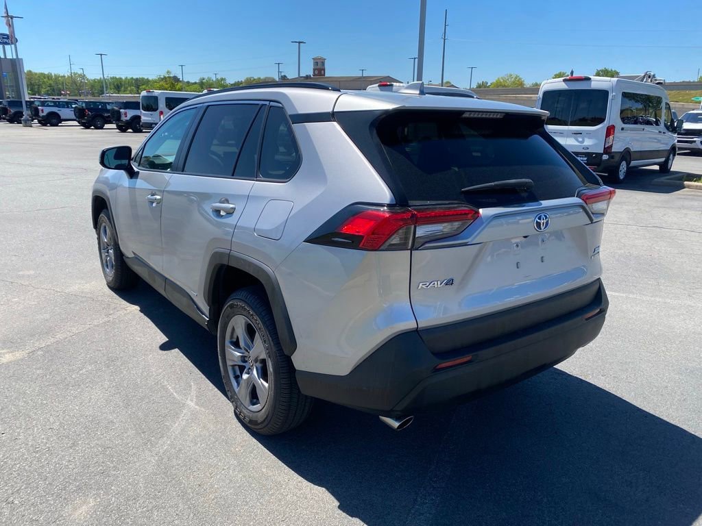 Used 2022 Toyota RAV4 XLE AWD/4WD image 3