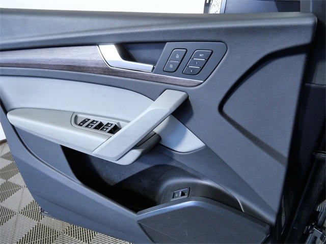 Used 2022 Audi Q5 2.0T Premium image 24
