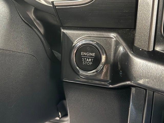 Certified 2022 Ford F150 XLT w/ Equipment Group 302A High image 18