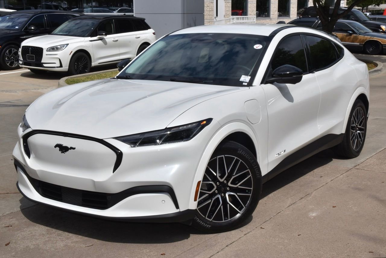 Certified 2025 Ford Mustang Mach-E Premium image 3