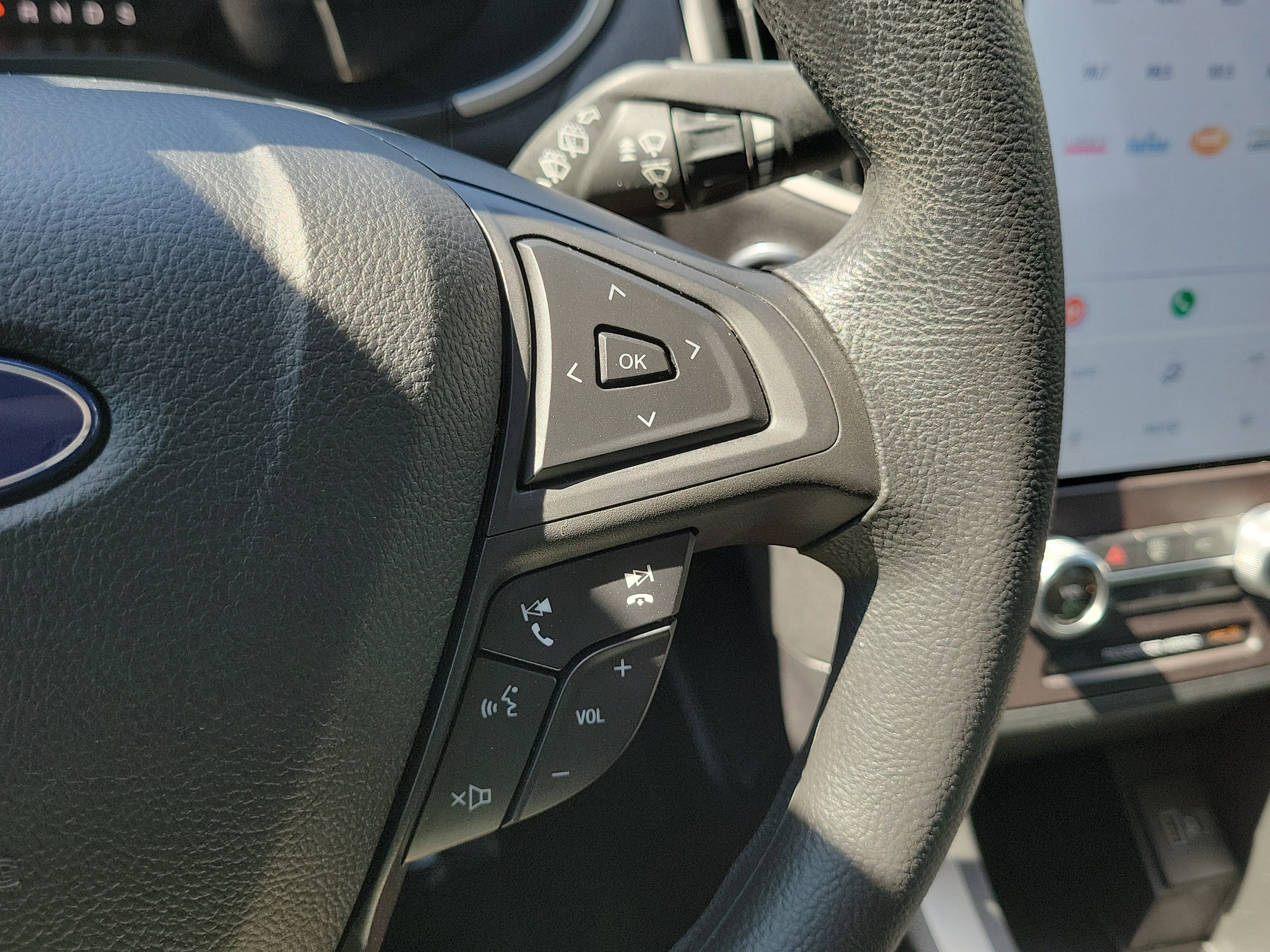 Certified 2021 Ford Edge SE FWD image 23