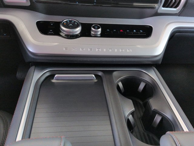 Certified 2025 Ford Expedition Active AWD/4WD image 25