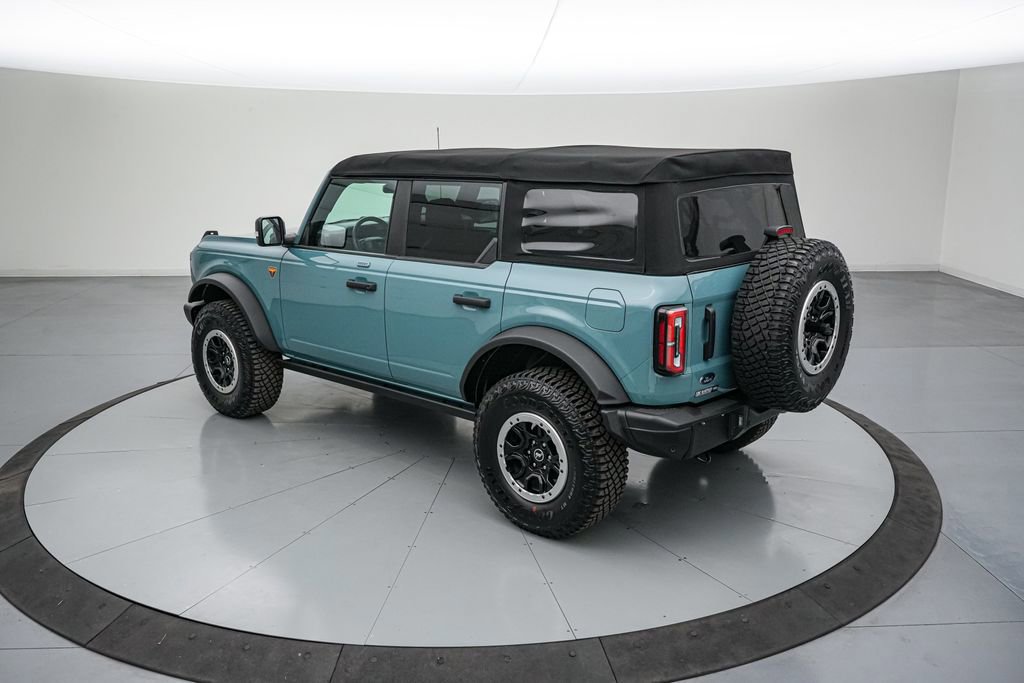 Certified 2022 Ford Bronco Badlands AWD/4WD image 3