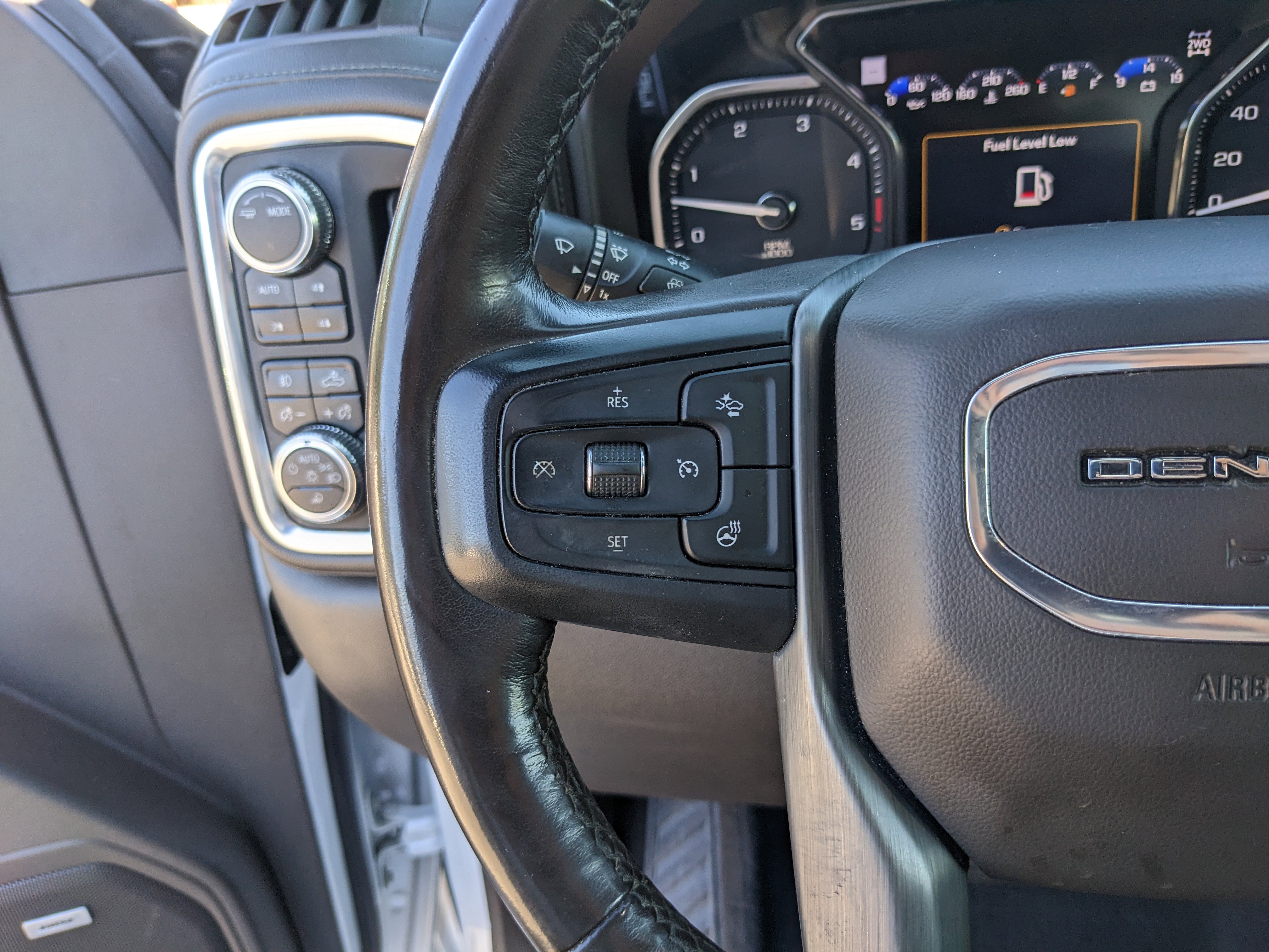 Used 2022 GMC Sierra 2500 Denali image 29