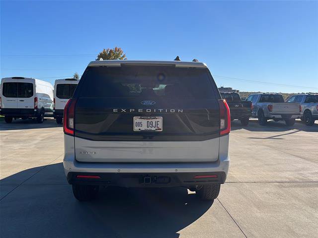 Certified 2025 Ford Expedition Active AWD/4WD image 6