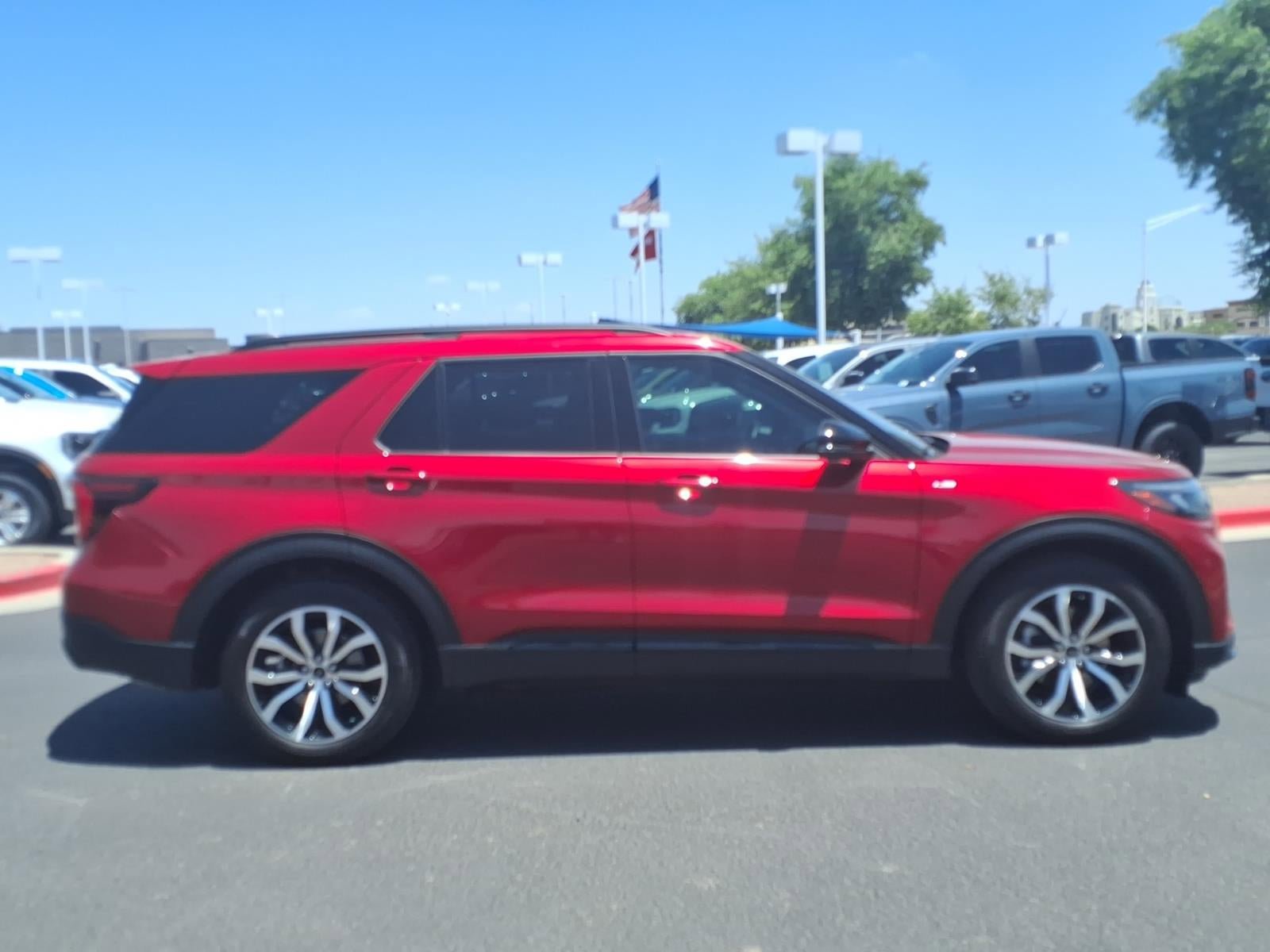 Certified 2025 Ford Explorer ST-Line RWD image 3