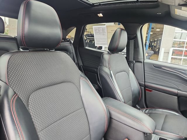 Certified 2023 Ford Escape ST-Line w/ Tech Pack #1 AWD/4WD image 32