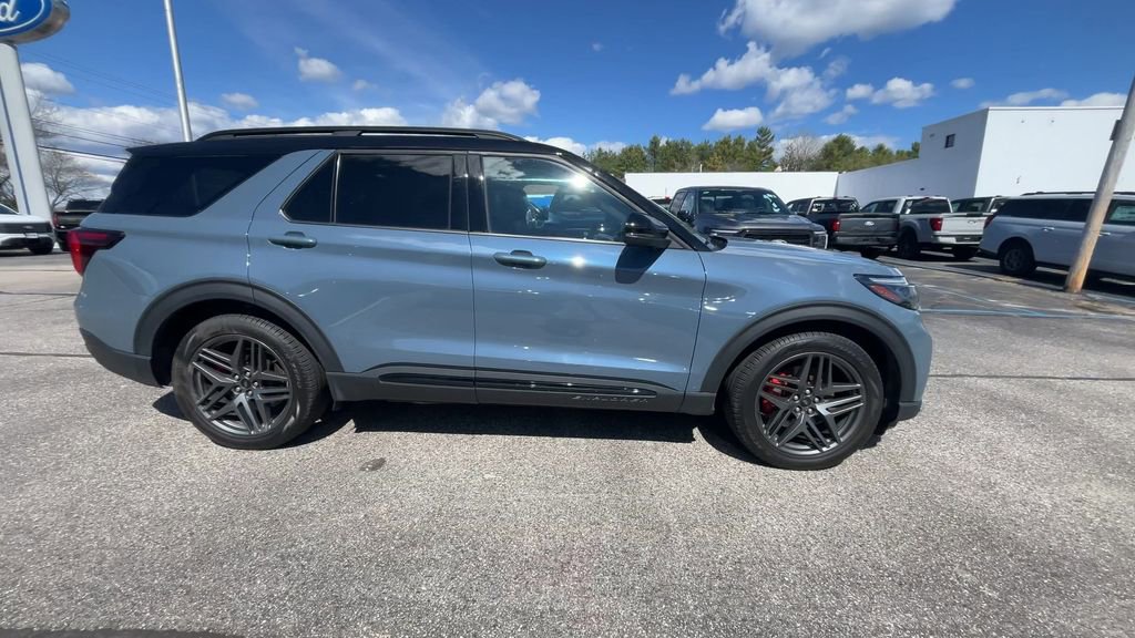 Certified 2025 Ford Explorer ST AWD/4WD image 21