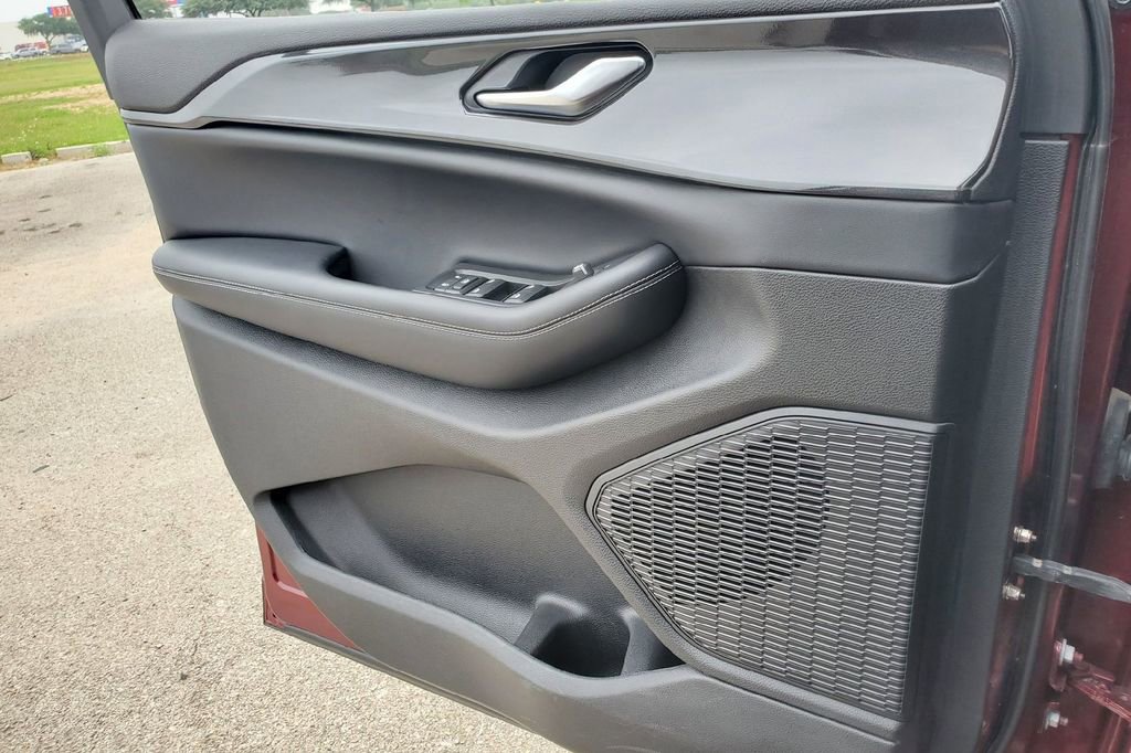 Used 2023 Jeep Grand Cherokee Altitude RWD image 13