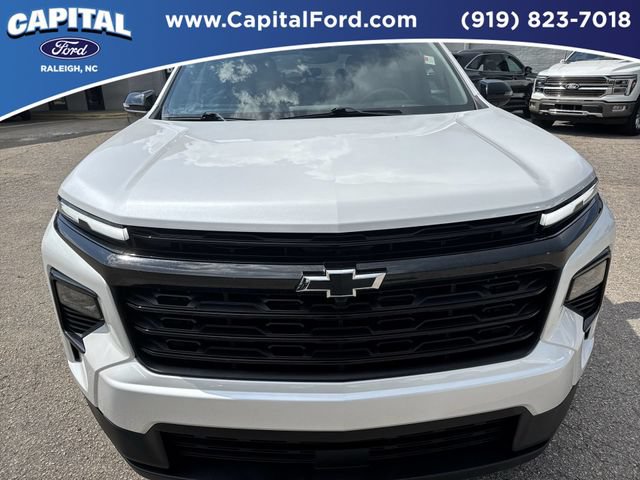 Used 2025 Chevrolet Traverse LT w/ Midnight/Sport Edition FWD image 10