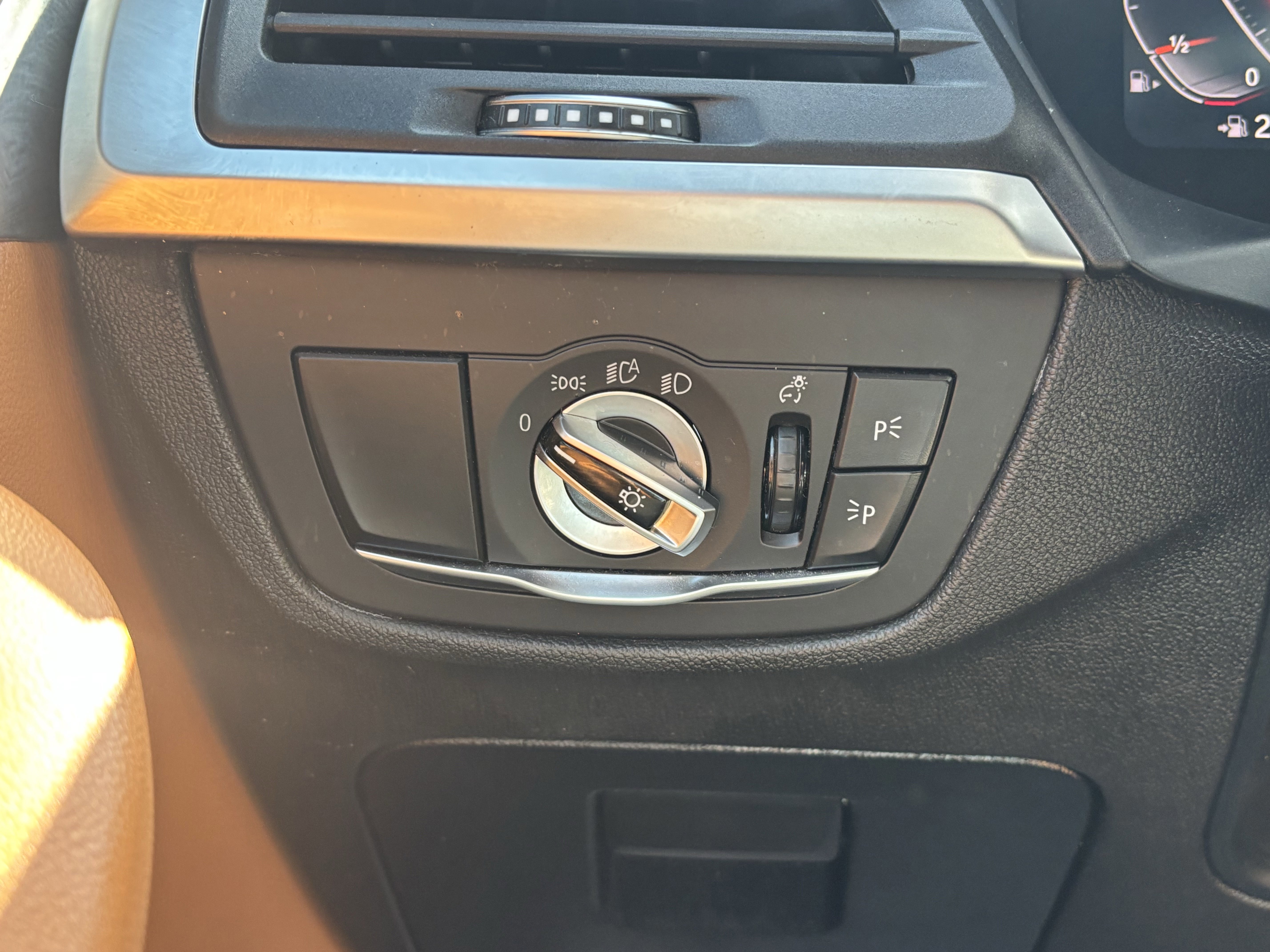 Used 2024 BMW X3 sDrive30i w/ Convenience Package image 41