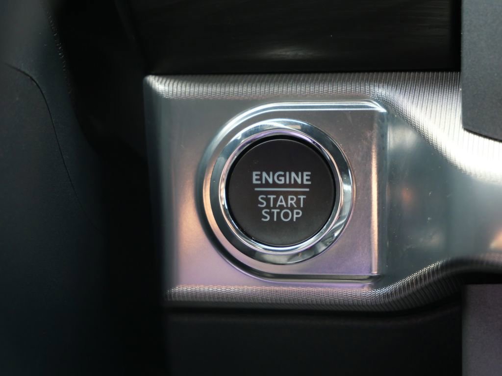 Certified 2025 Ford F150 Lariat w/ Equipment Group 501A Mid image 24