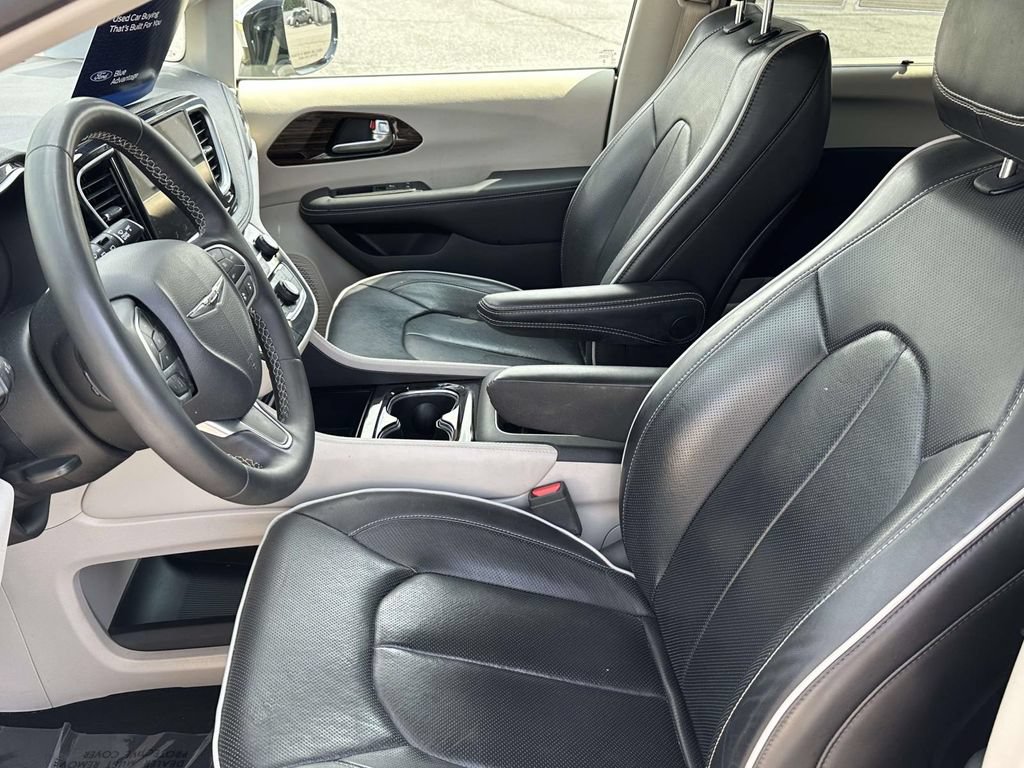 Used 2023 Chrysler Pacifica Limited FWD image 17