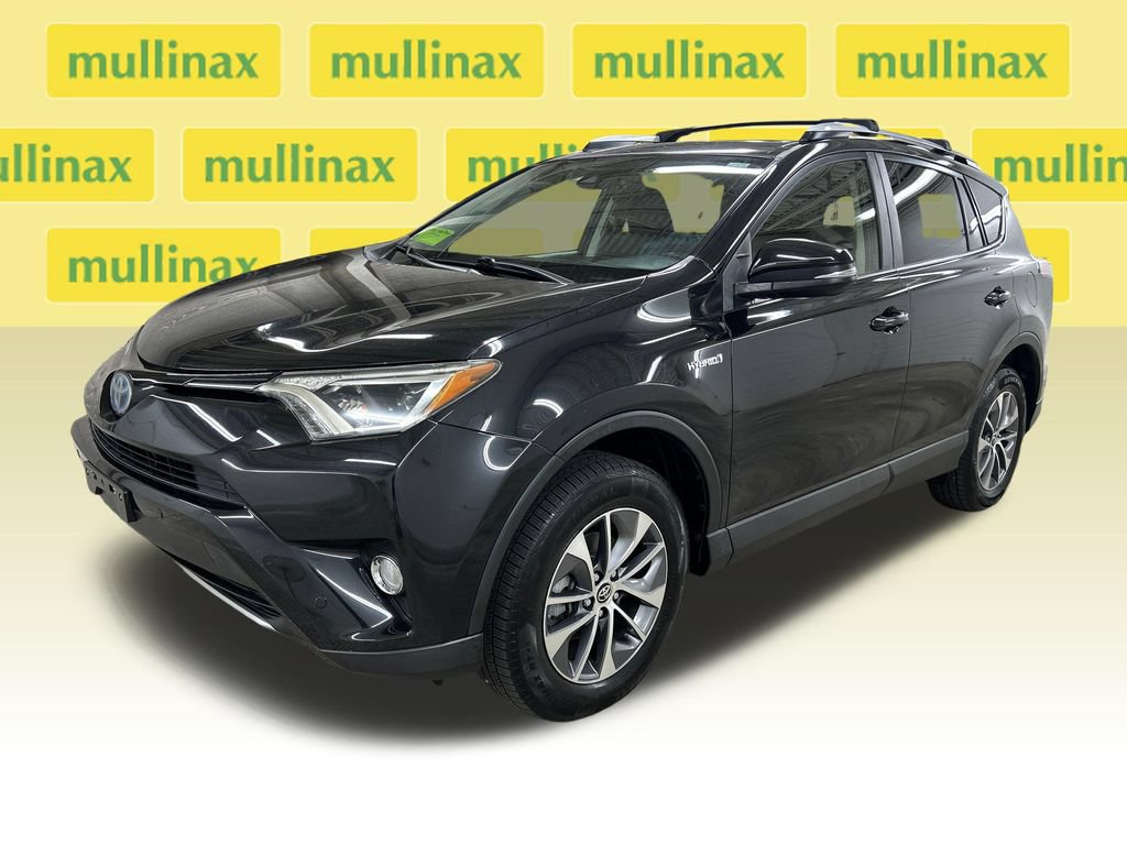 Used 2018 Toyota RAV4 XLE AWD/4WD image 14