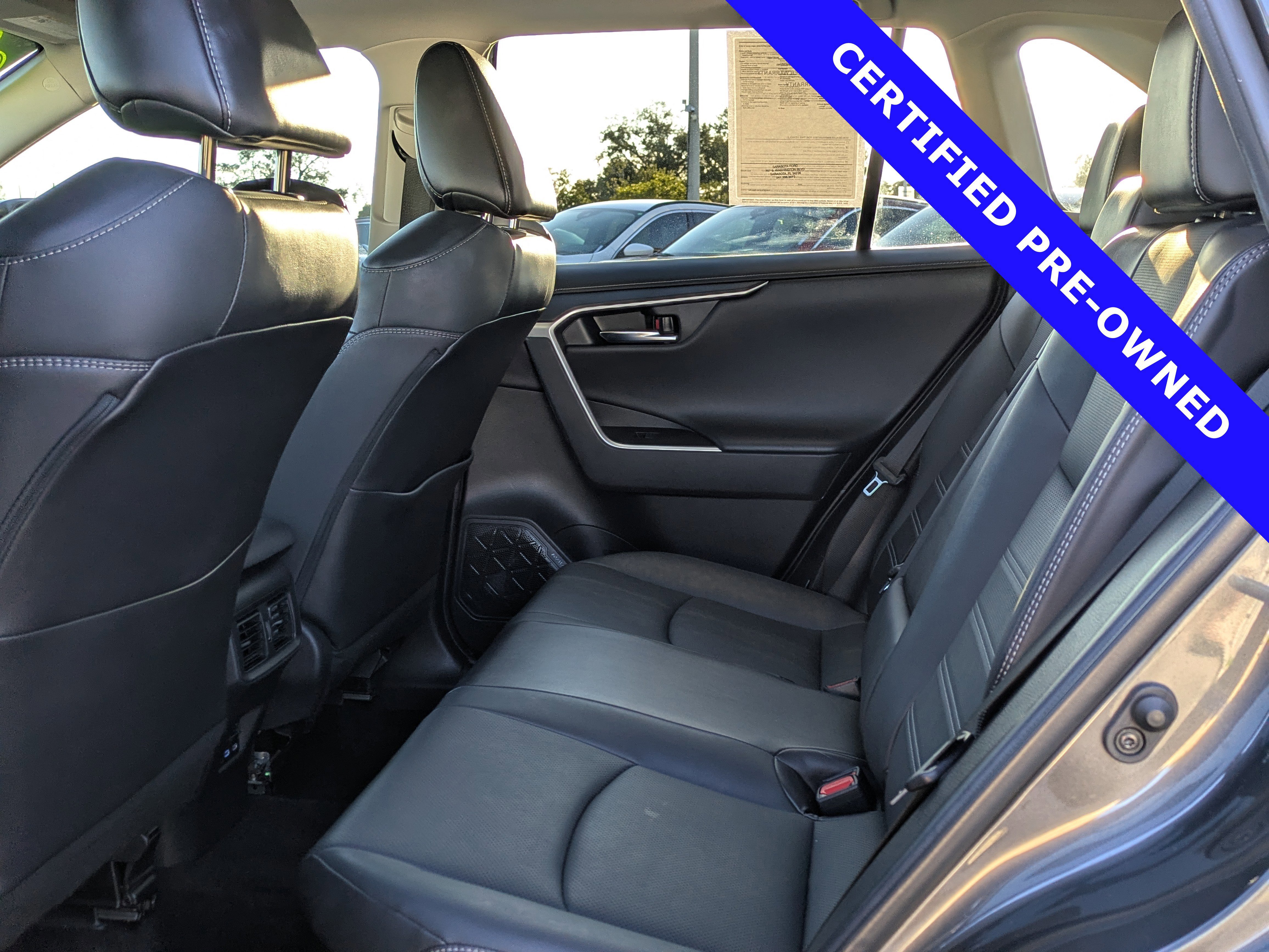 Used 2022 Toyota RAV4 Limited image 15