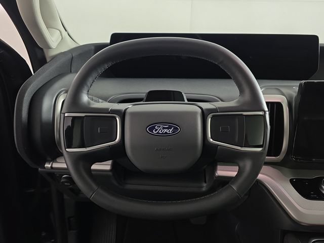 Certified 2025 Ford Expedition Active AWD/4WD image 13
