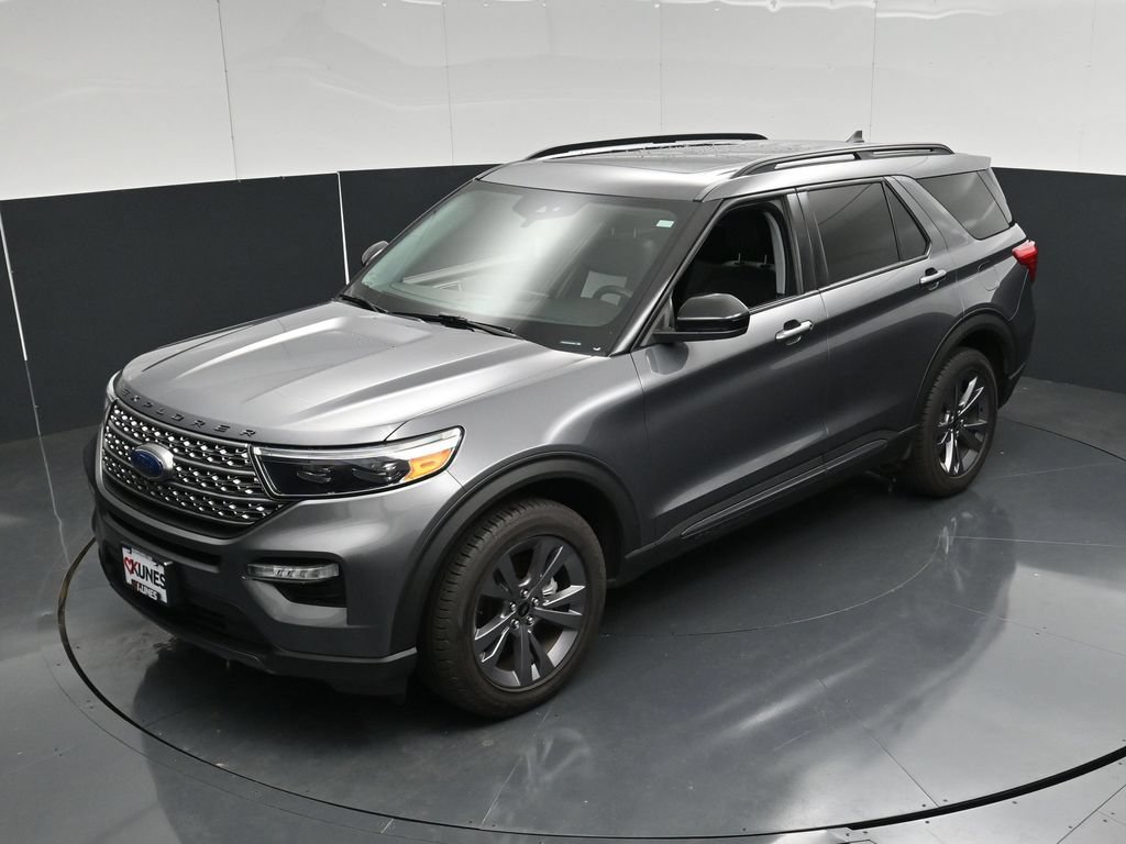 Certified 2022 Ford Explorer XLT w/ Equipment Group 202A AWD/4WD image 51