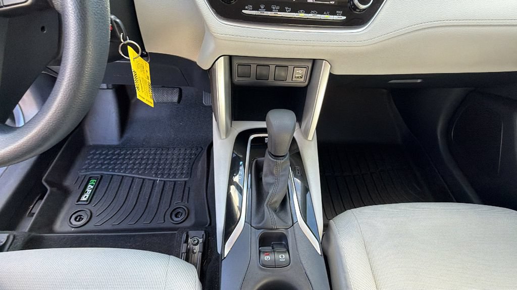 Used 2022 Toyota Corolla Cross L FWD image 19