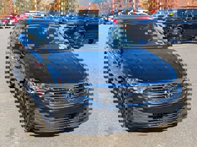 Used 2023 Volkswagen Jetta SE