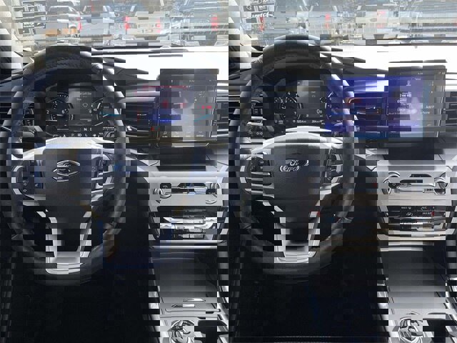 Certified 2022 Ford Explorer XLT w/ Equipment Group 202A image 21