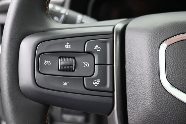 Used 2023 GMC Yukon AT4 w/ Technology Package AWD/4WD image 16
