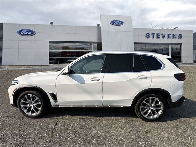 Used 2024 BMW X5 xDrive40i w/ Parking Assistance Package AWD/4WD image 30