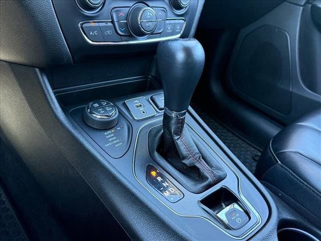 Used 2019 Jeep Cherokee Trailhawk w/ Comfort/Convenience Group image 22