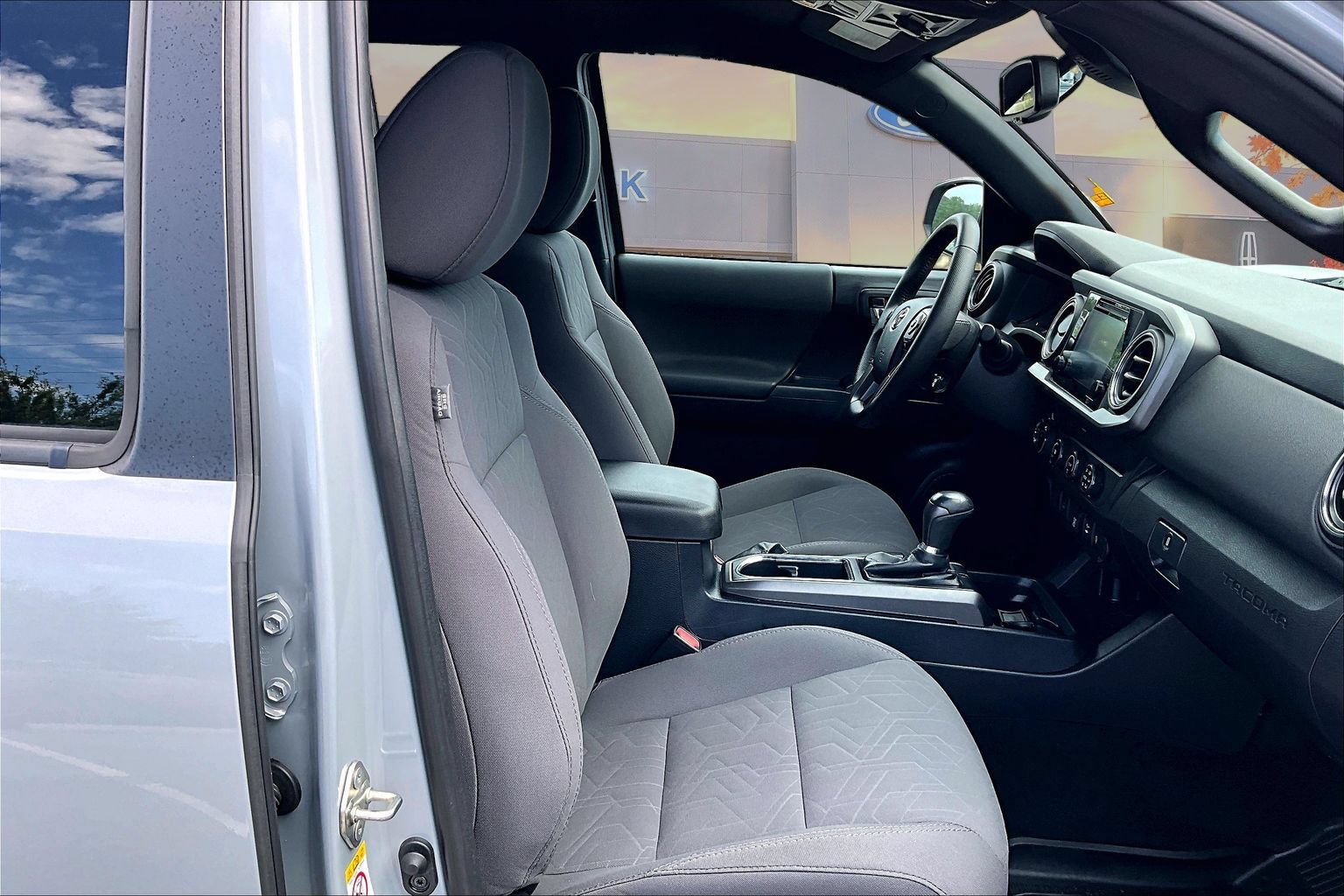 Used 2019 Toyota Tacoma TRD Off-Road AWD/4WD image 30