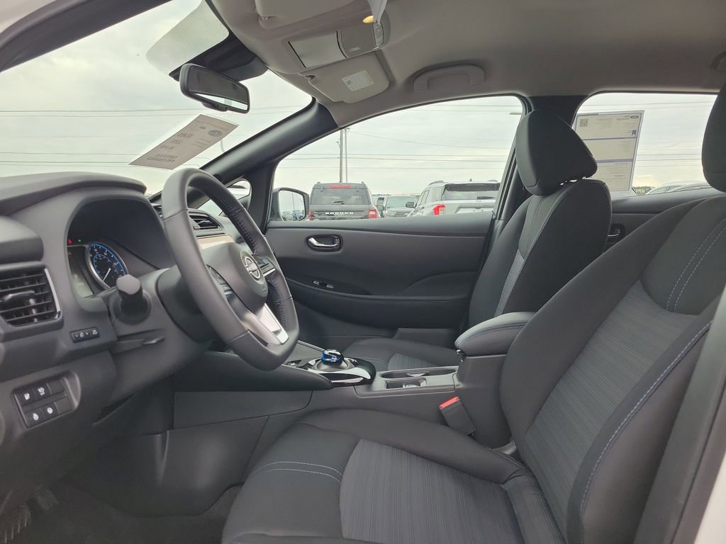 Used 2025 Nissan Leaf SV Plus image 16
