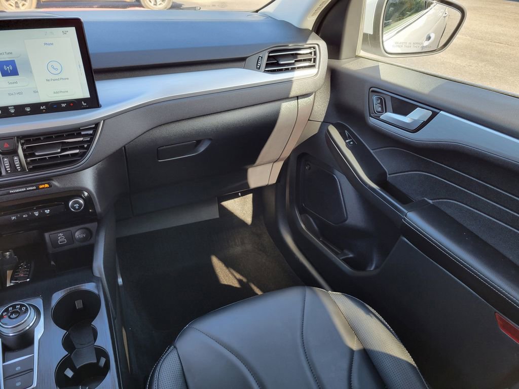 Certified 2025 Ford Escape SE w/ PHEV Premium Package image 21