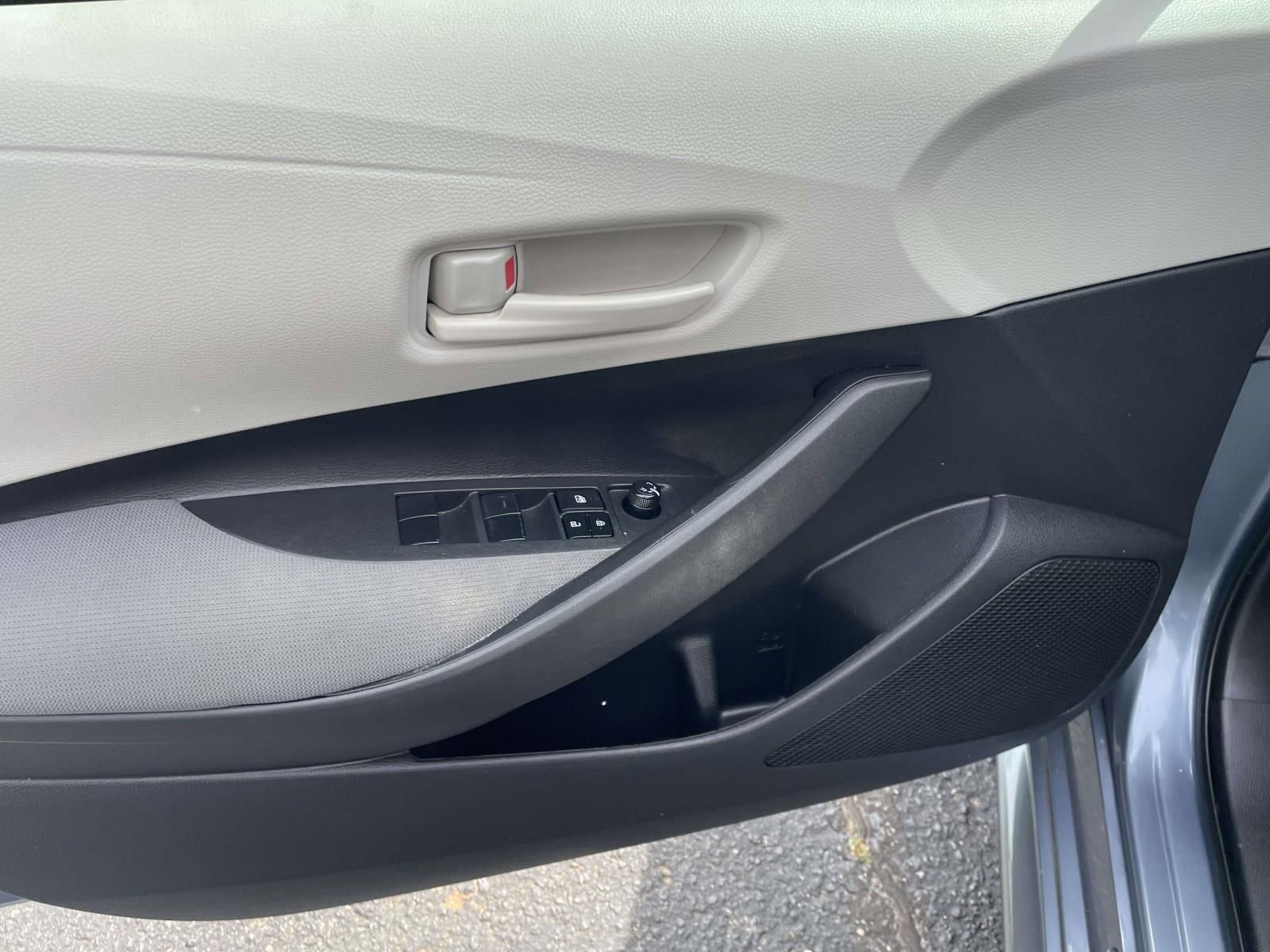 Used 2022 Toyota Corolla L FWD image 16