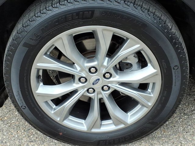 Certified 2023 Ford Explorer XLT w/ Equipment Group 202A AWD/4WD image 23