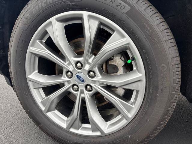 Certified 2024 Ford Explorer XLT w/ Equipment Group 202A AWD/4WD image 35