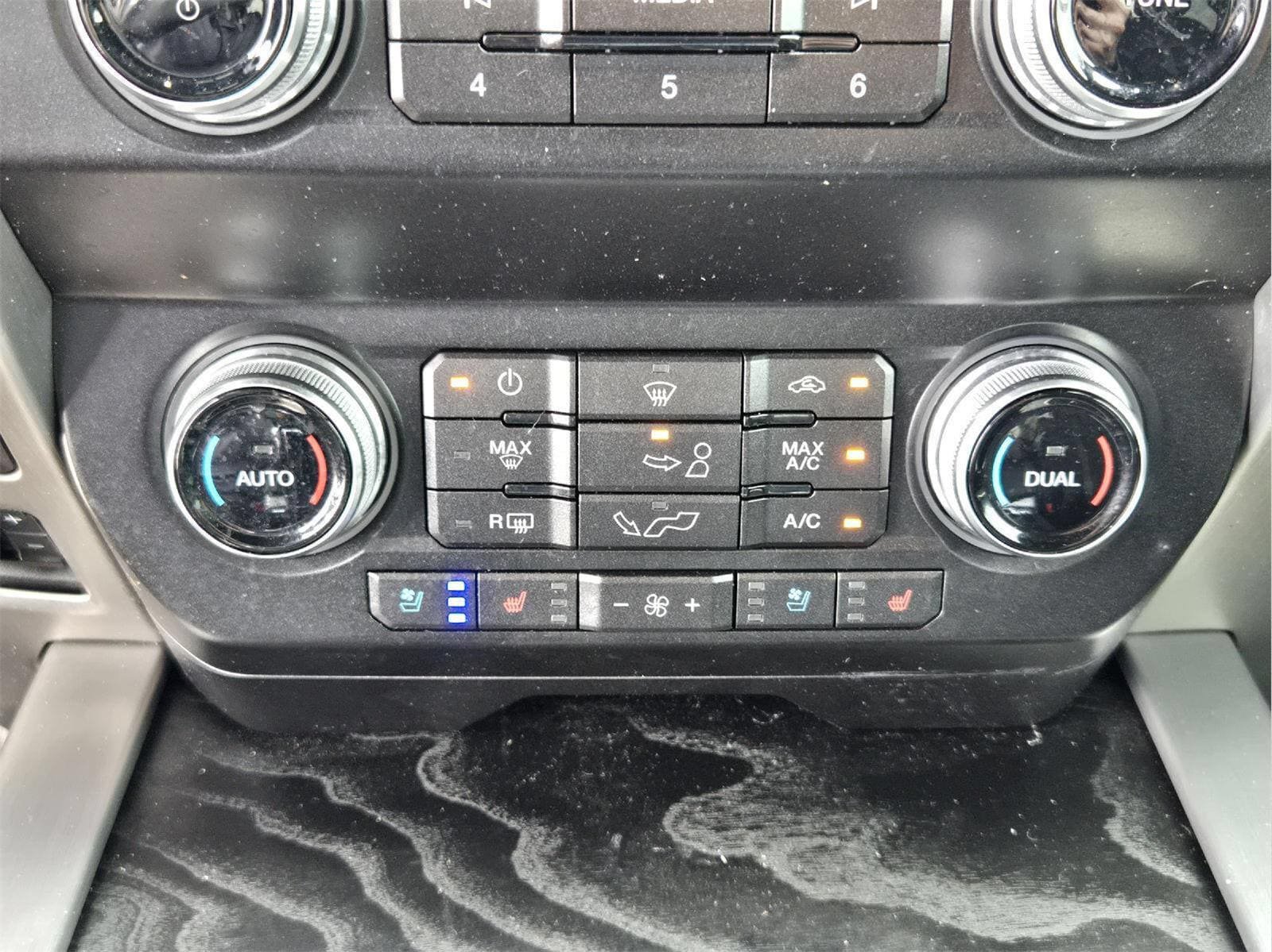 Certified 2019 Ford F150 Platinum w/ Equipment Group 701A Luxury AWD/4WD image 17