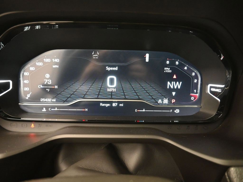 Used 2023 GMC Yukon Denali image 3