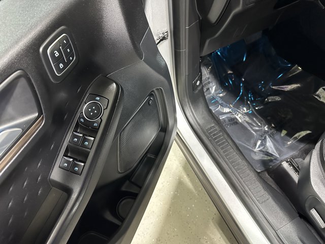 Certified 2020 Ford Escape Titanium AWD/4WD image 9
