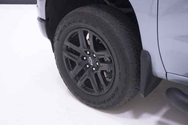Used 2025 Chevrolet Silverado 1500 W/T w/ WT Value Package AWD/4WD image 10