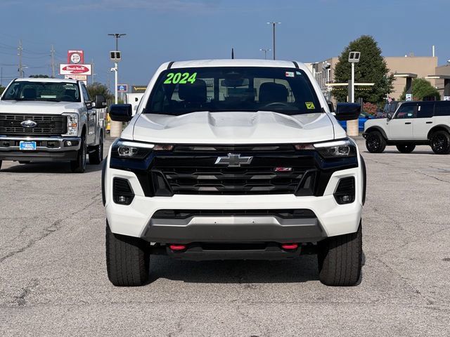 Used 2024 Chevrolet Colorado Z71 w/ Advanced Trailering Package AWD/4WD image 2